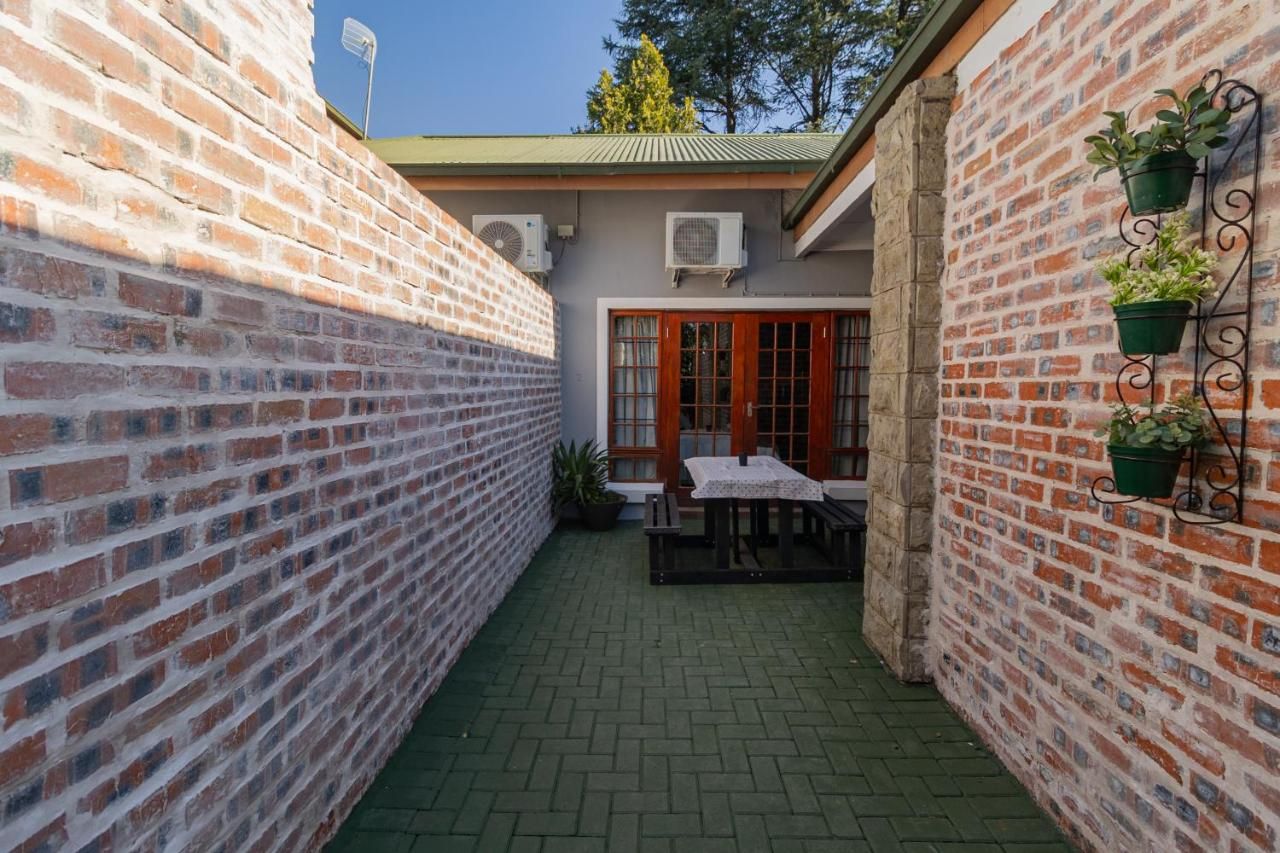 Private courtyard