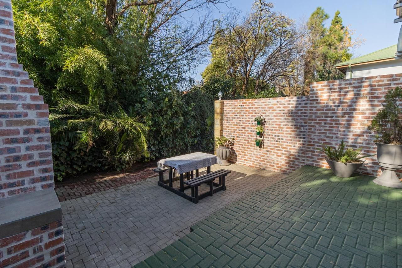 Courtyard under the trees