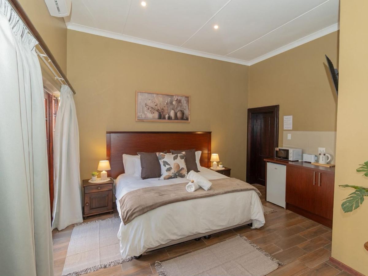 Unit 2, King Room