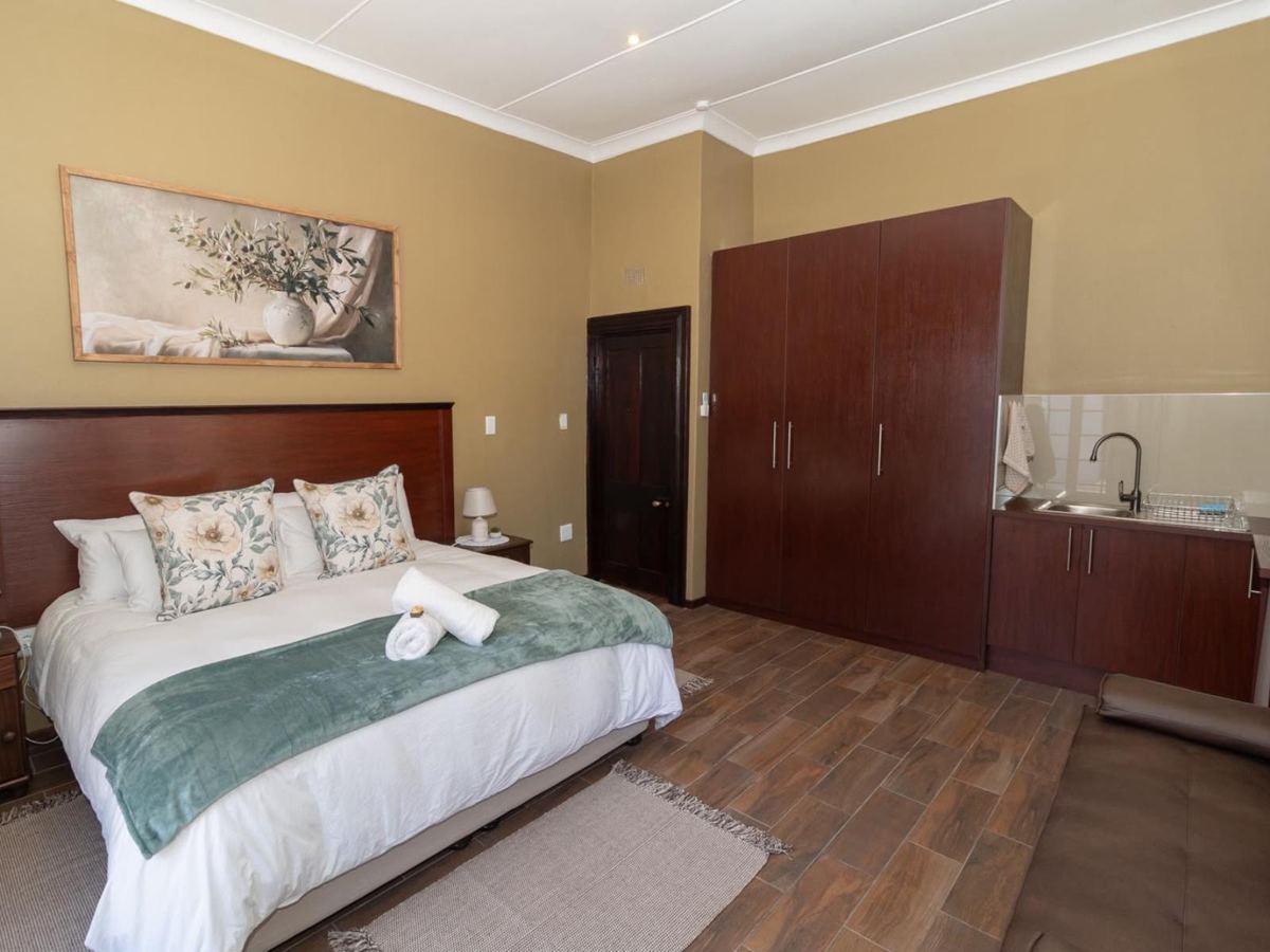 Unit 3, Family Suite